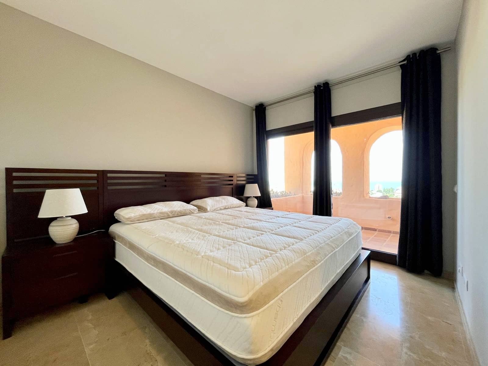 2 bedroom Apartment for rent in Manilva with pool garage - € 2,000 (Ref: 9966302)