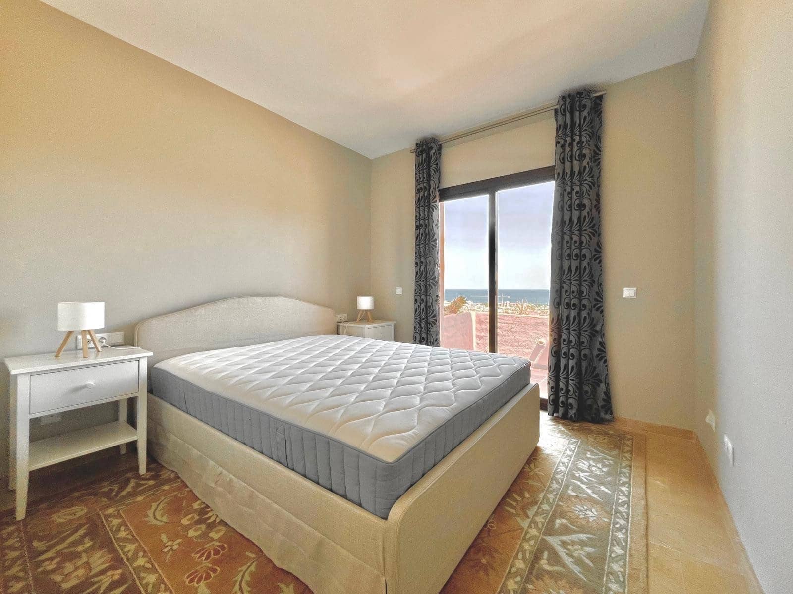 2 bedroom Apartment for rent in Manilva with pool garage - € 2,000 (Ref: 9966302)