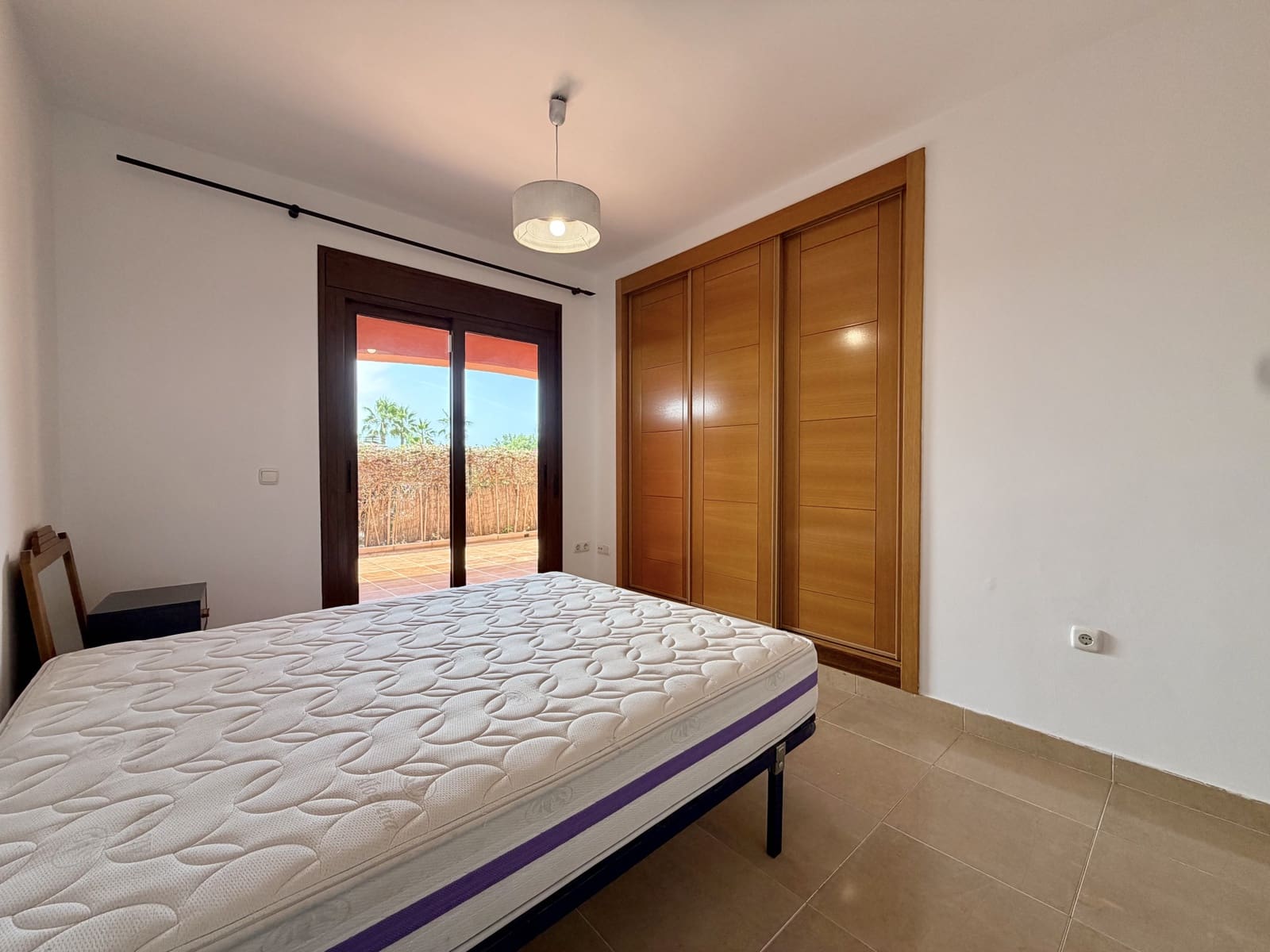 2 Zimmer Apartment zu vermieten in Estepona mit Pool Garage - 2.000 € (Ref: 9976902)