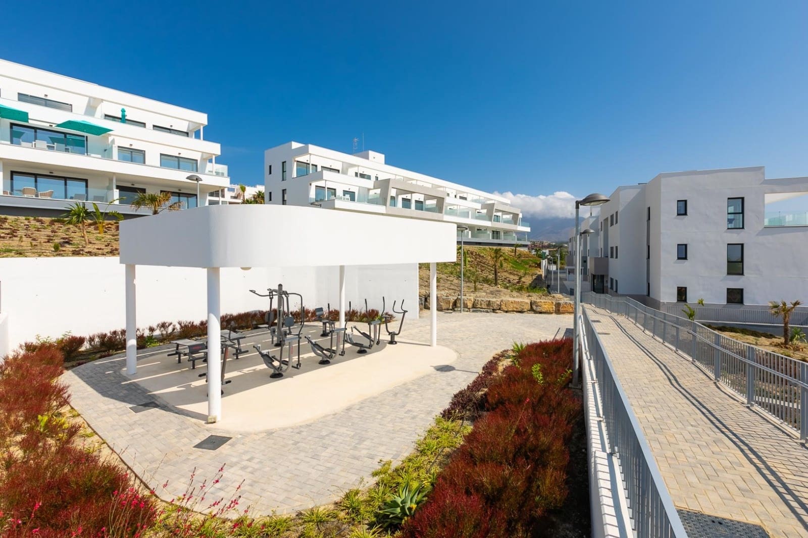 2 camera da letto Appartamento da affittare in Casares con piscina garage - 2.300 € (Rif: 9993903)