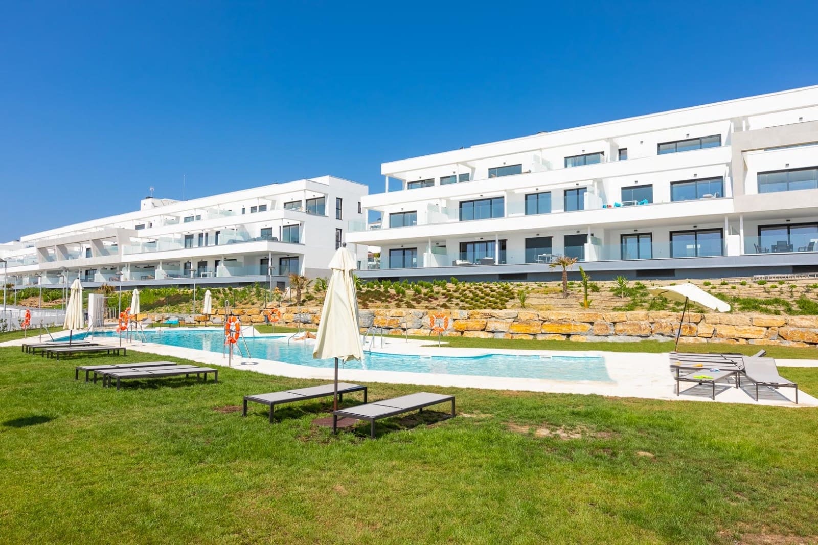 2 camera da letto Appartamento da affittare in Casares con piscina garage - 2.300 € (Rif: 9993903)