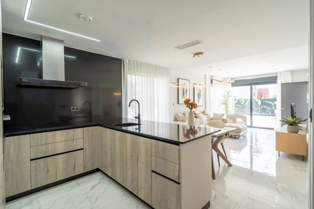4 sovrum Villa till salu i Punta Prima, Orihuela med pool garage - 679 000 € (Ref: 10034859)