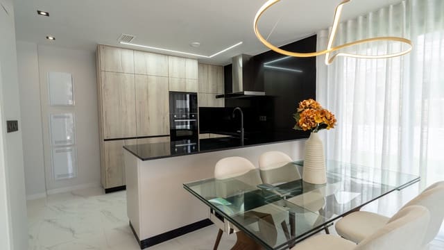 4 sovrum Villa till salu i Punta Prima, Orihuela med pool garage - 679 000 € (Ref: 10034859)