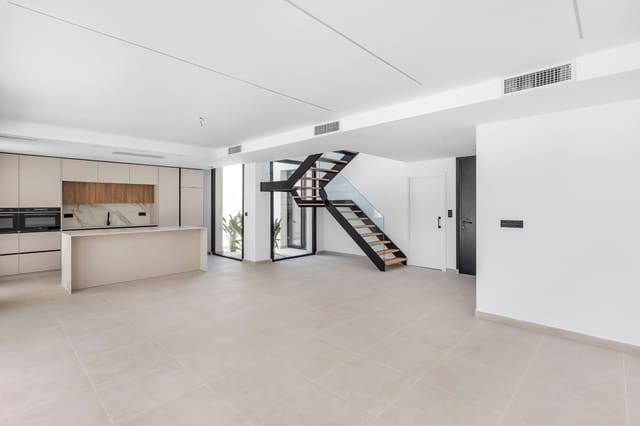 4 makuuhuone Huvila myytävänä paikassa Los Balcones mukana uima-altaan - 895 000 € (Ref: 10035964)