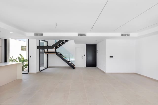 4 makuuhuone Huvila myytävänä paikassa Los Balcones mukana uima-altaan - 895 000 € (Ref: 10035964)