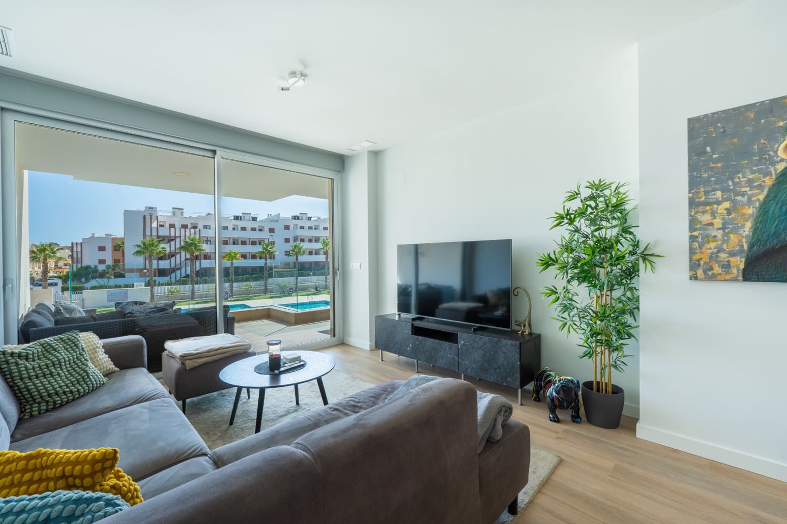 2 soveværelse Lejlighed til salg i Villamartin med swimmingpool garage - € 299.000 (Ref: 10060896)