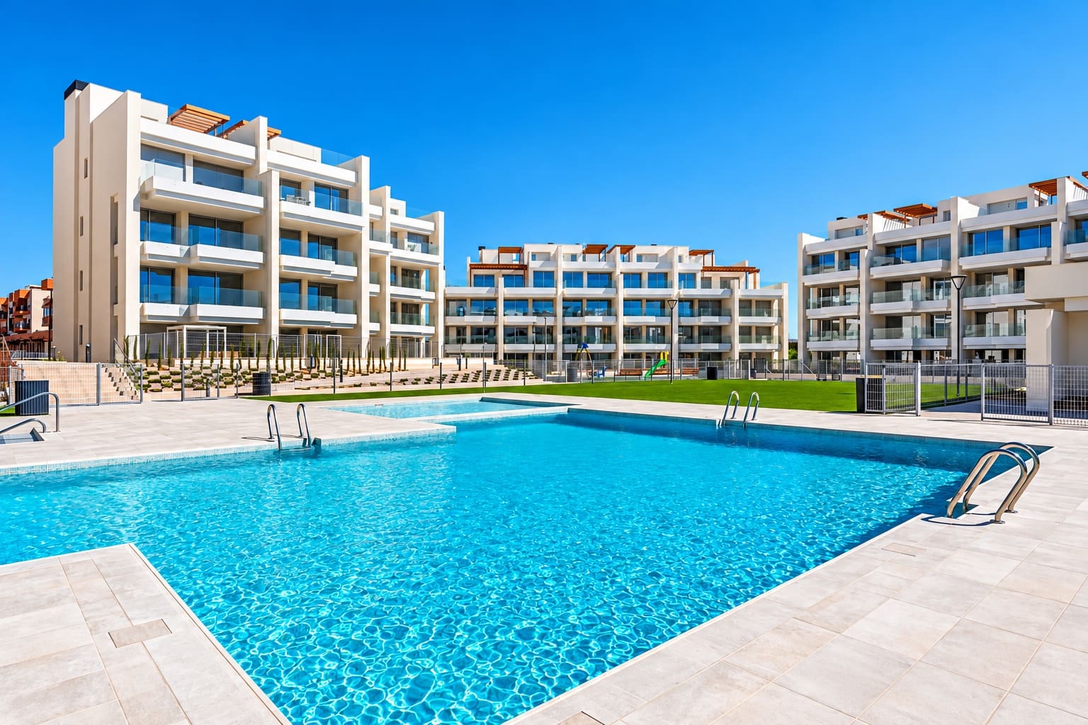 2 soveværelse Lejlighed til salg i Villamartin med swimmingpool garage - € 299.000 (Ref: 10060896)