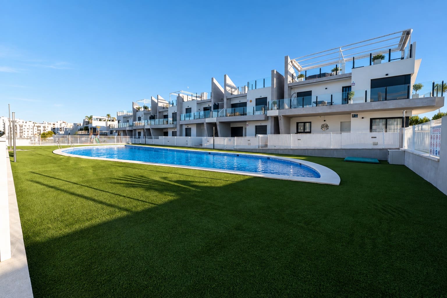 2 sovrum Takvåning till salu i San Miguel de Salinas med pool - 275 000 € (Ref: 10098955)