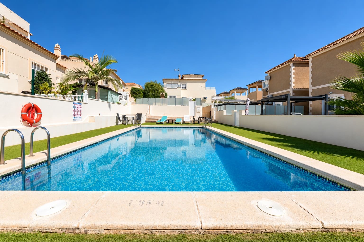 2 sovrum Takvåning till salu i Filipinas med pool - 195 000 € (Ref: 10101810)