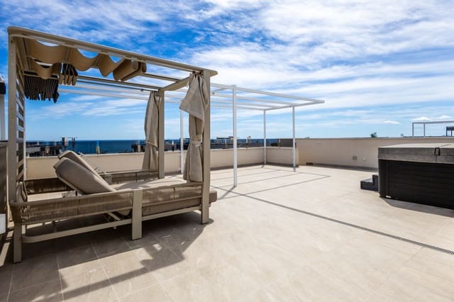 2 makuuhuone Kattohuoneisto myytävänä paikassa Playa Flamenca, Orihuela mukana uima-altaan 
autotalli - 489 000 € (Ref: 10125128)