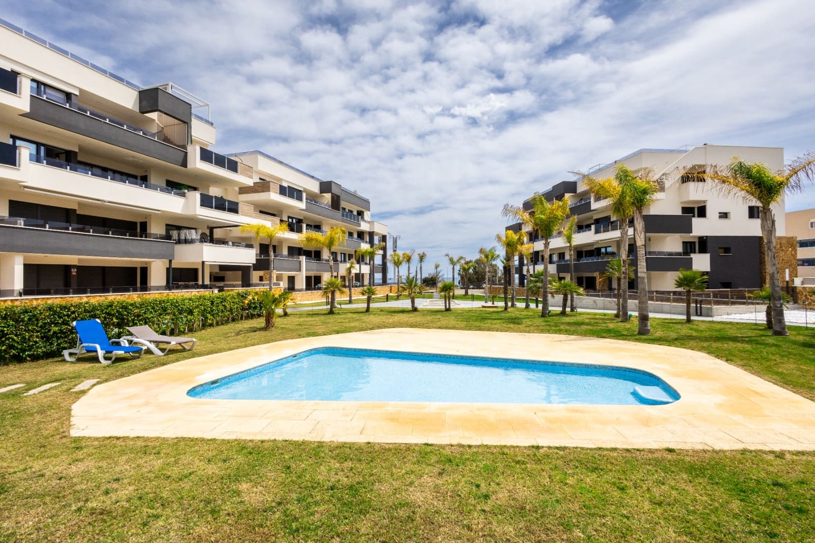 2 quarto Penthouse para venda em Playa Flamenca com piscina garagem - 489 000 € (Ref: 10125128)