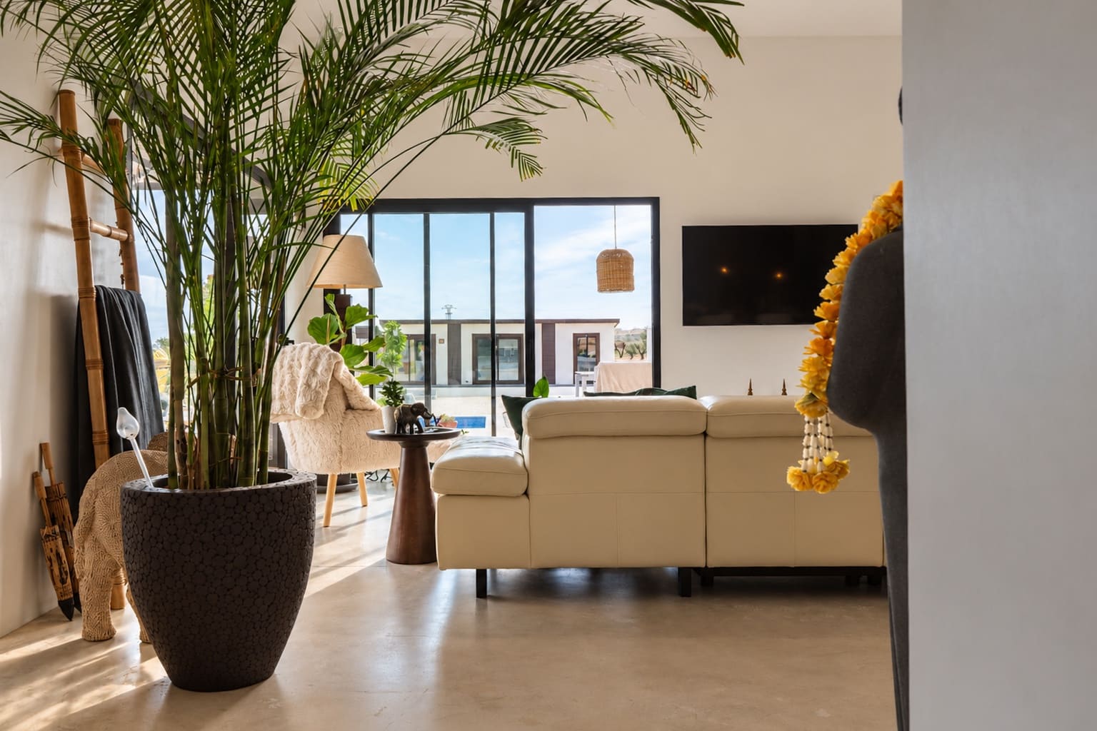 5 soveværelse Villa til salg i Pinoso med swimmingpool - € 680.000 (Ref: 10153150)