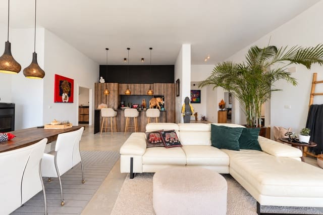5 makuuhuone Huvila myytävänä paikassa Pinoso mukana uima-altaan - 680 000 € (Ref: 10153150)