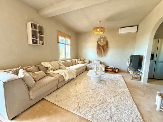3 sovrum Finca/Hus på landet till salu i Sax med pool - 395 000 € (Ref: 10174837)