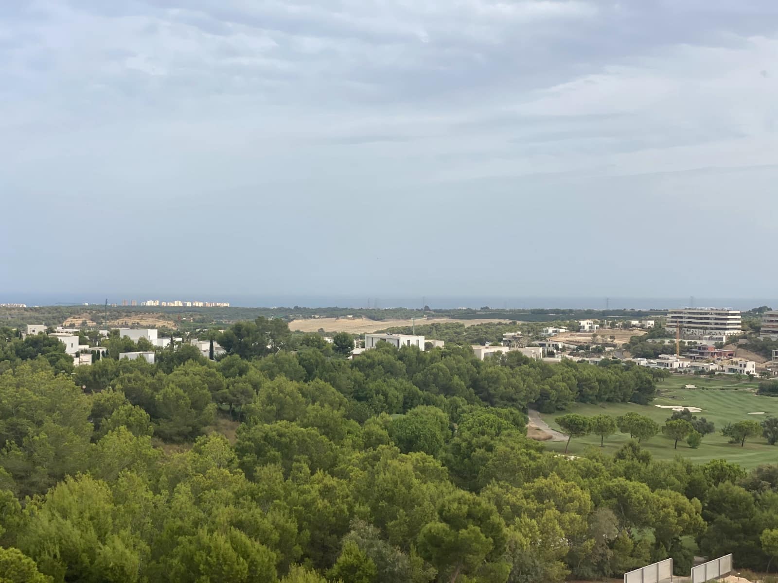 2 soverom Leilighet til salgs i Las Colinas Golf med svømmebasseng garasje - € 474 000 (Ref: 7439827)