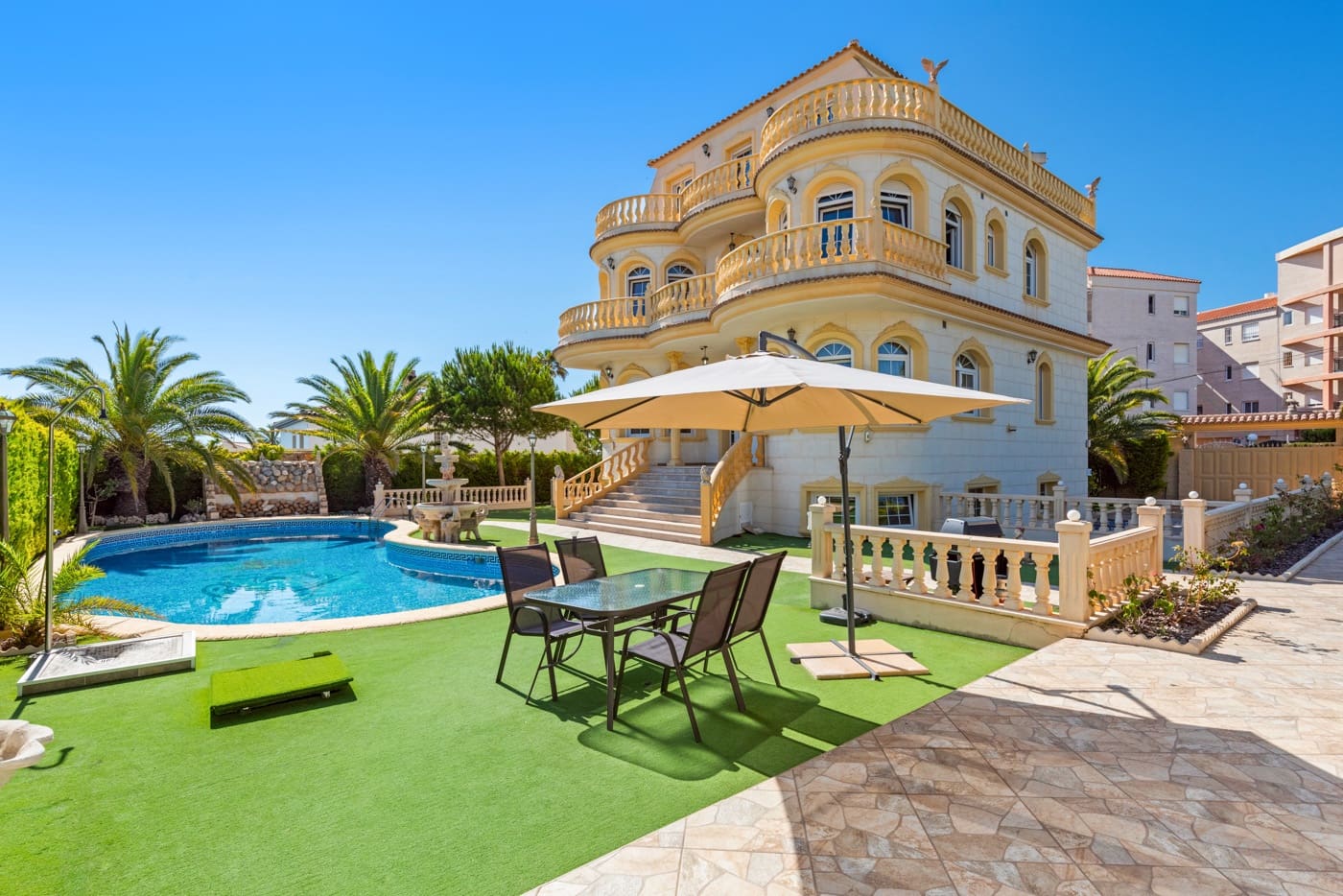 6 camera da letto Villa in vendita in Playa Flamenca con piscina garage - 2.095.000 € (Rif: 8418210)