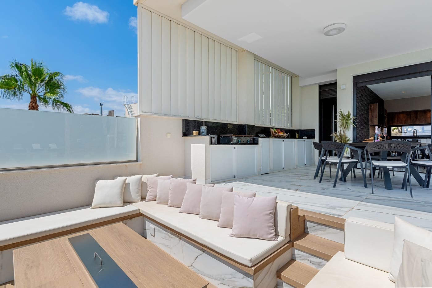 4 slaapkamer Villa te koop in Las Colinas Golf met zwembad garage - € 2.888.000 (Ref: 8583414)