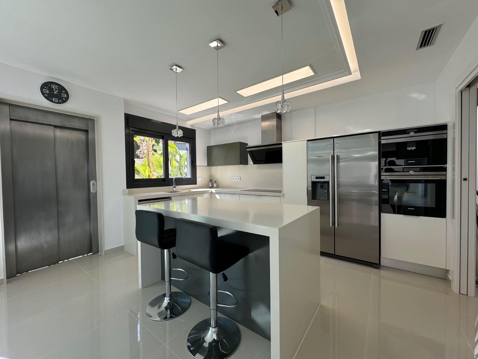 5 slaapkamer Villa te koop in San Miguel de Salinas met zwembad garage - € 849.000 (Ref: 8585624)