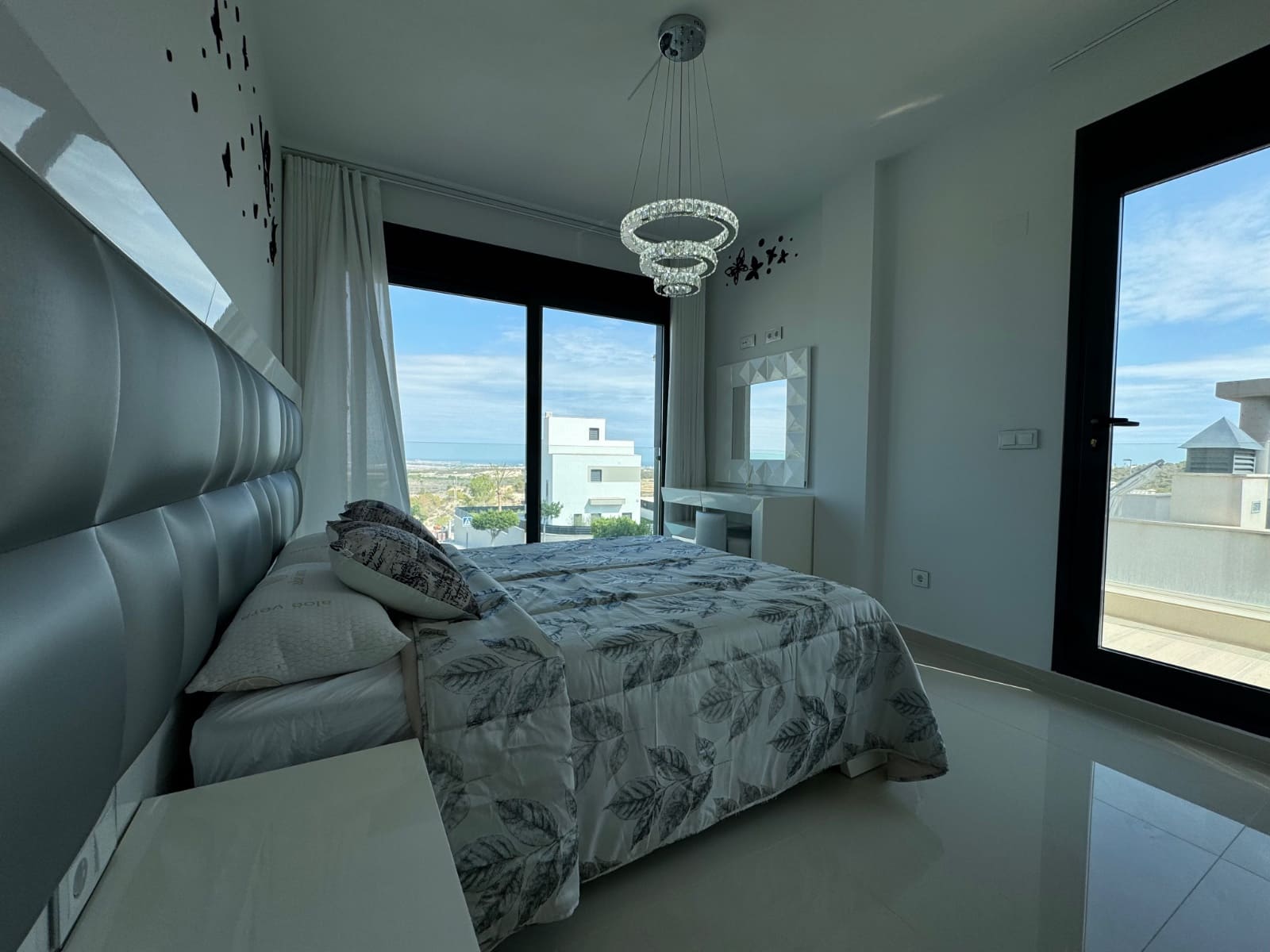 5 slaapkamer Villa te koop in San Miguel de Salinas met zwembad garage - € 849.000 (Ref: 8585624)