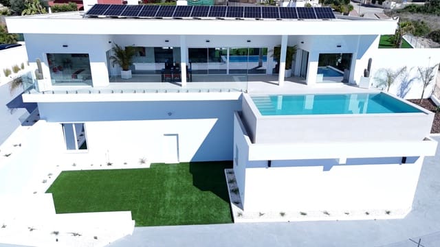 5 soveværelse Villa til salg i La Marina, Elche / Elx med swimmingpool garage - € 1.590.000 (Ref: 8585627)