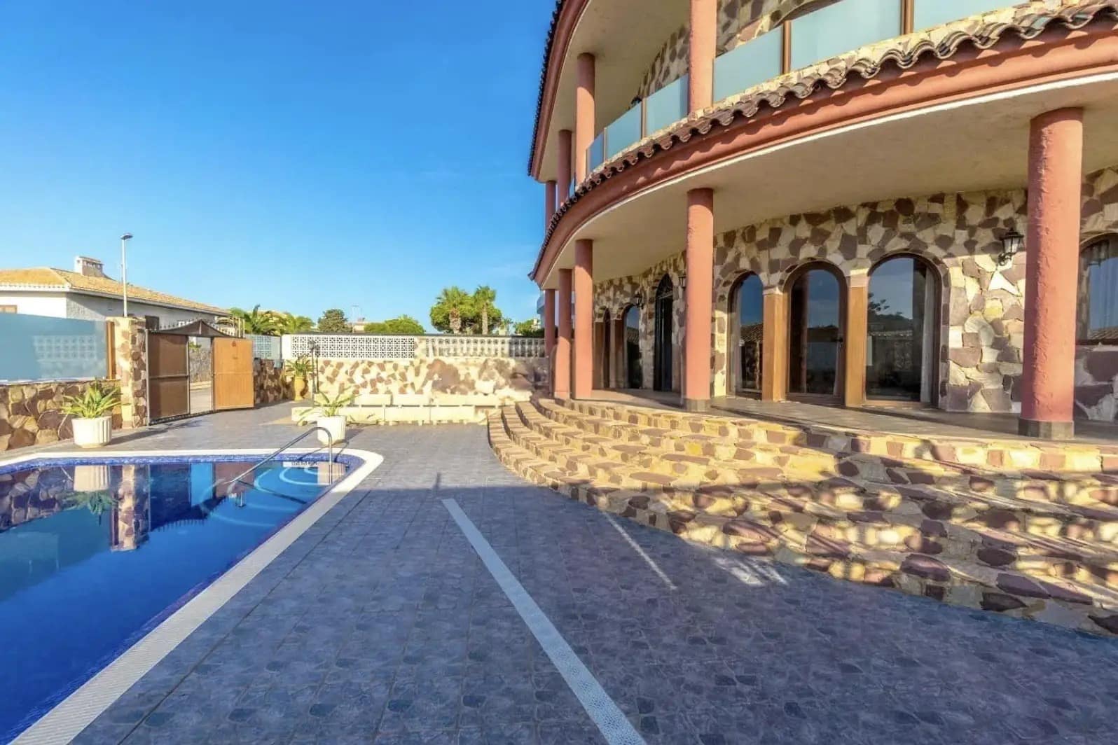 4 chambre Villa/Maison à vendre à La Zenia avec piscine garage - 1 300 000 € (Ref: 8688842)