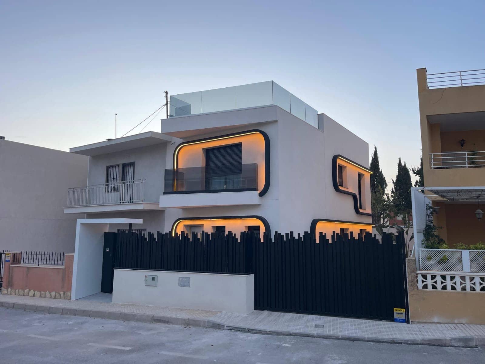 4 Zimmer Villa zu verkaufen in Torre de la Horadada mit Pool - 698.000 € (Ref: 8700793)