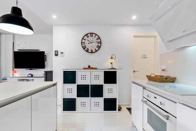 3 chambre Villa/Maison à vendre à Villamartin, Orihuela avec piscine - 425 000 € (Ref: 8762592)