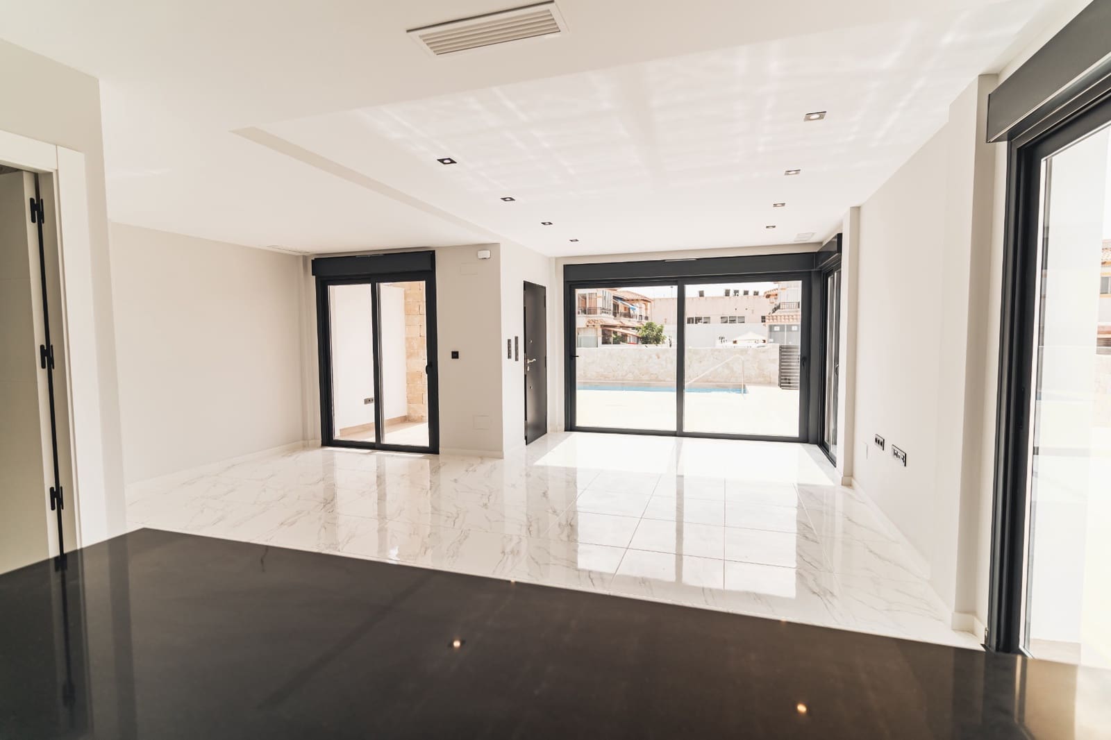 4 bedroom Villa for sale in Pilar de la Horadada with pool - € 575,000 (Ref: 8861656)