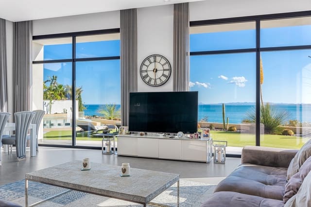 6 bedroom Villa for sale in Cabo Roig, Orihuela with pool - € 4,750,000 (Ref: 9277932)
