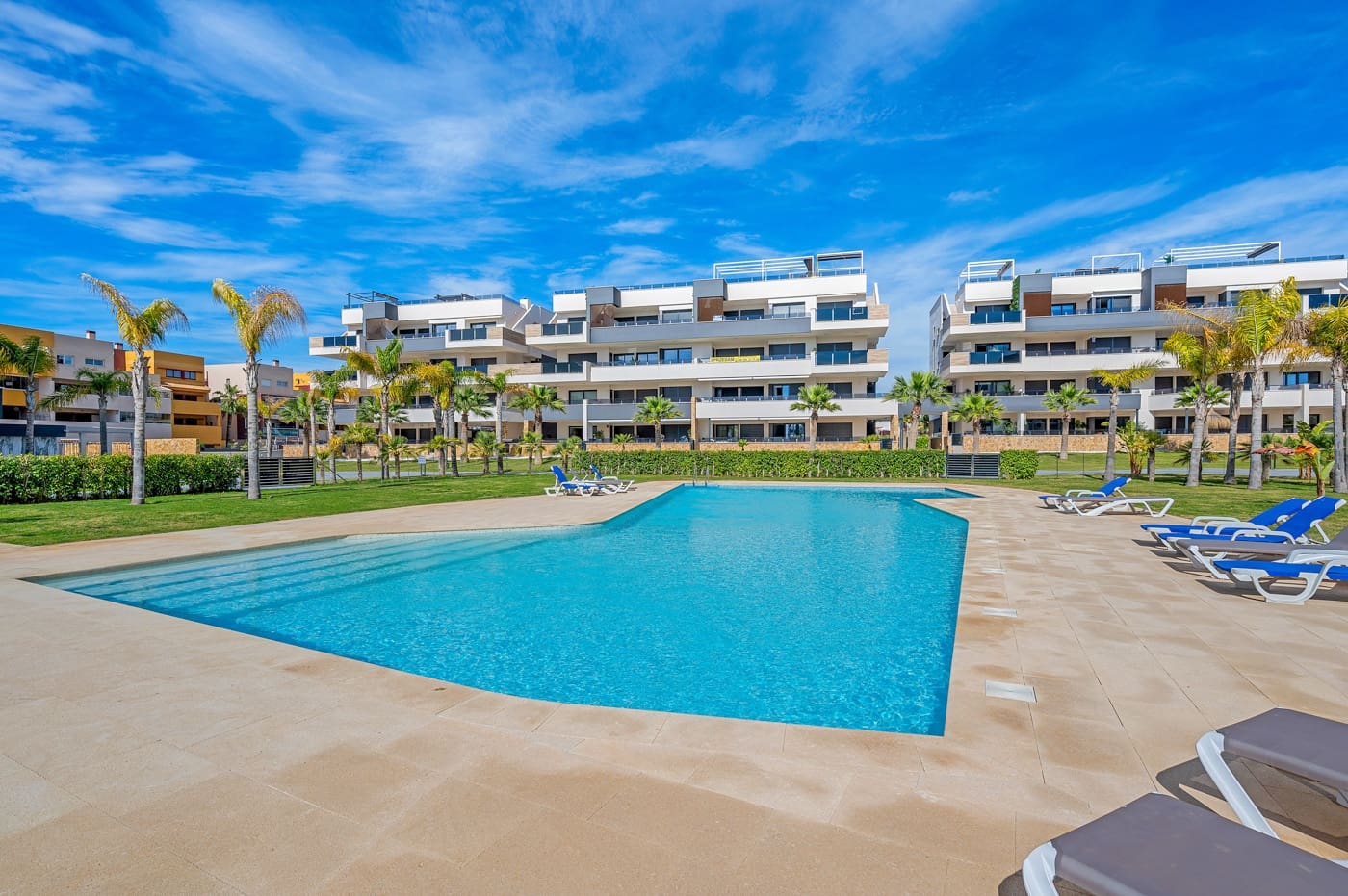 2 soverom Leilighet til salgs i Playa Flamenca med svømmebasseng garasje - € 339 000 (Ref: 9277935)