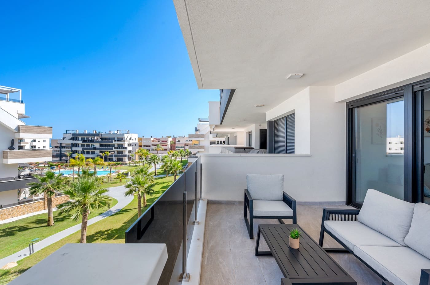 2 soverom Leilighet til salgs i Playa Flamenca med svømmebasseng garasje - € 339 000 (Ref: 9277935)
