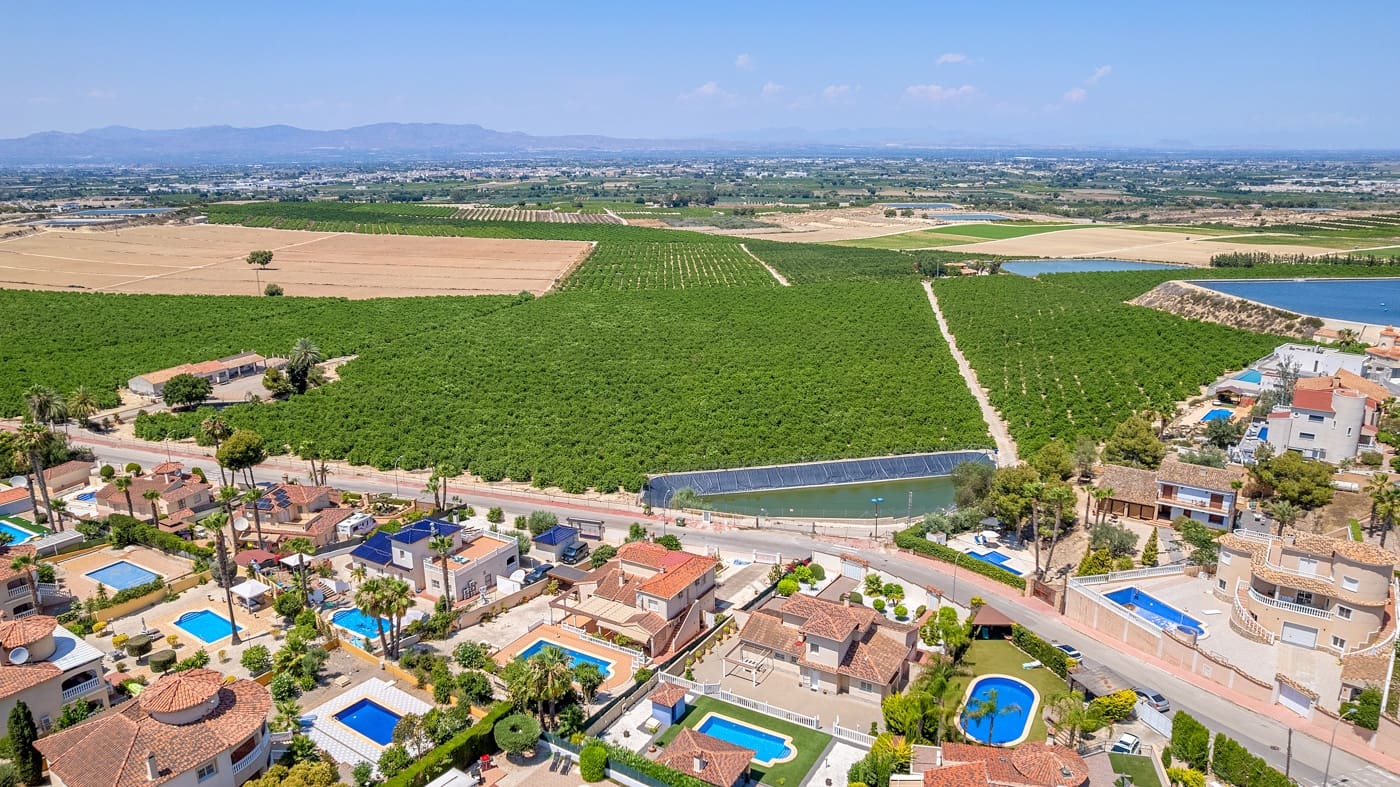 4 slaapkamer Villa te koop in Algorfa met zwembad garage - € 585.000 (Ref: 9277944)