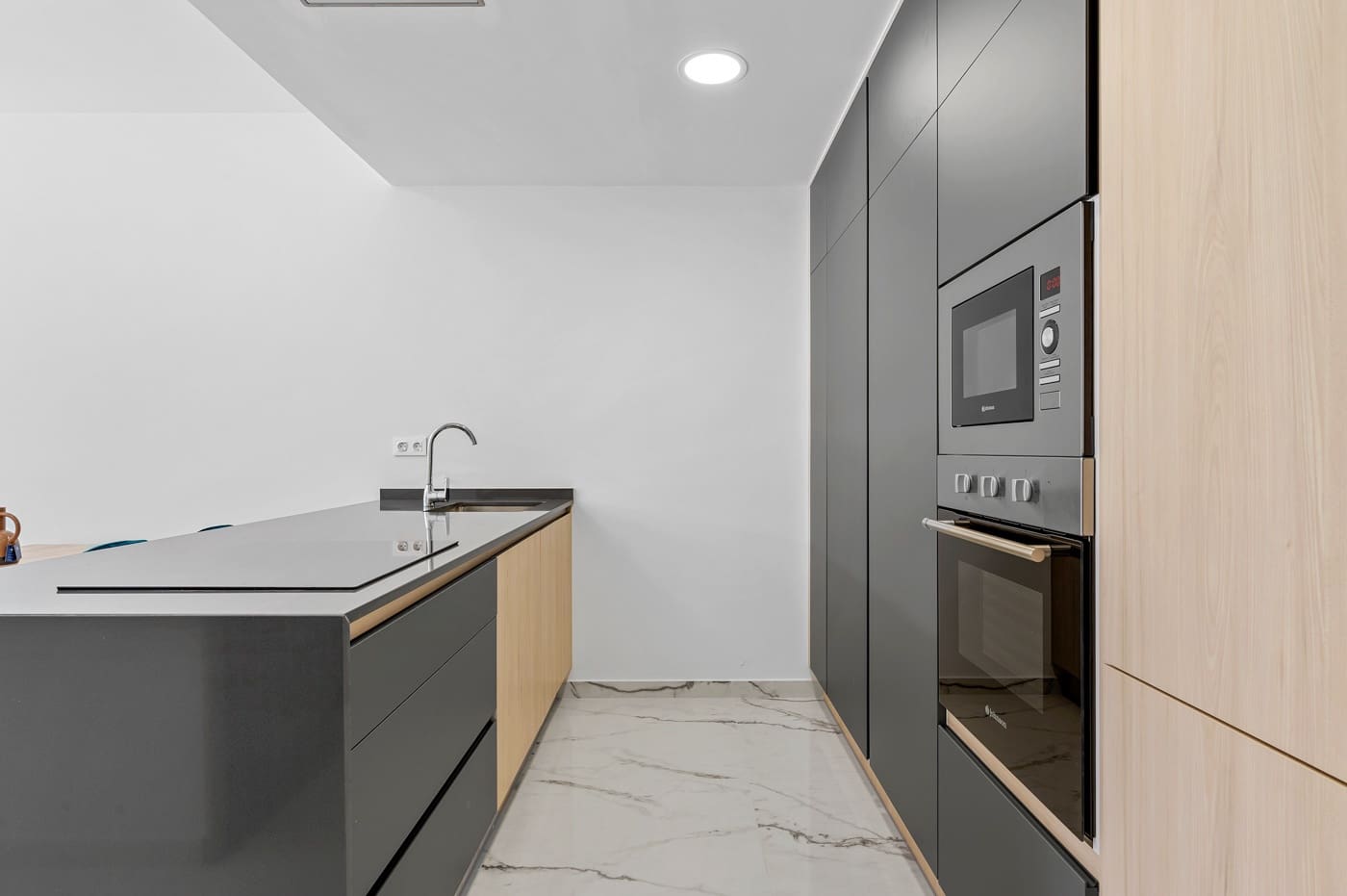 2 bedroom Apartment for sale in Los Altos with pool garage - € 279,900 (Ref: 9277945)