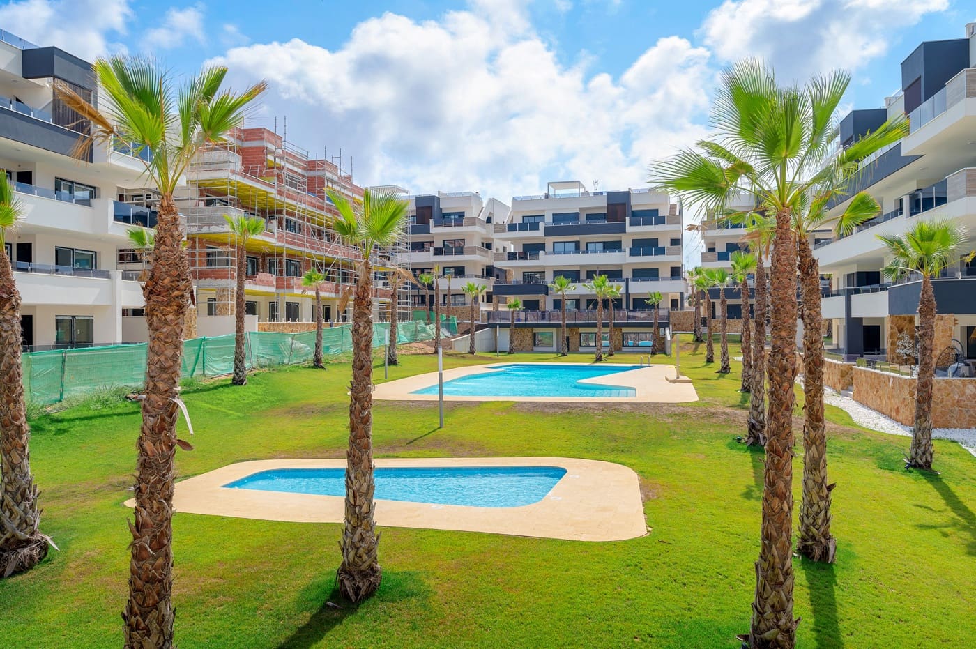 2 bedroom Apartment for sale in Los Altos with pool garage - € 279,900 (Ref: 9277945)