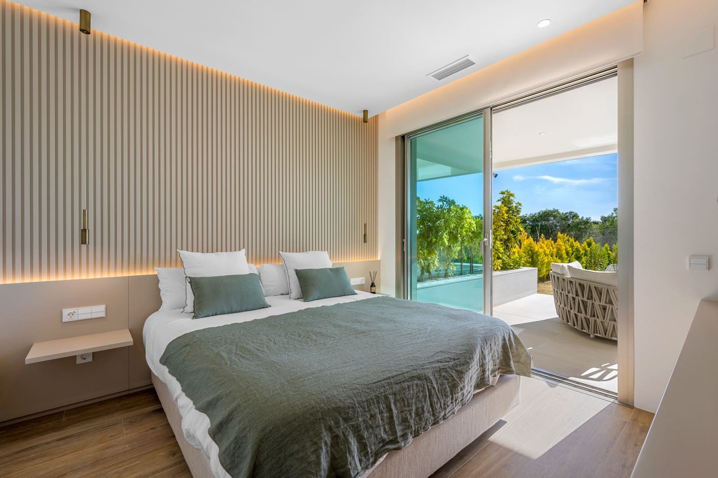 3 bedroom Apartment for sale in Las Colinas Golf with pool garage - € 1,199,000 (Ref: 9462921)