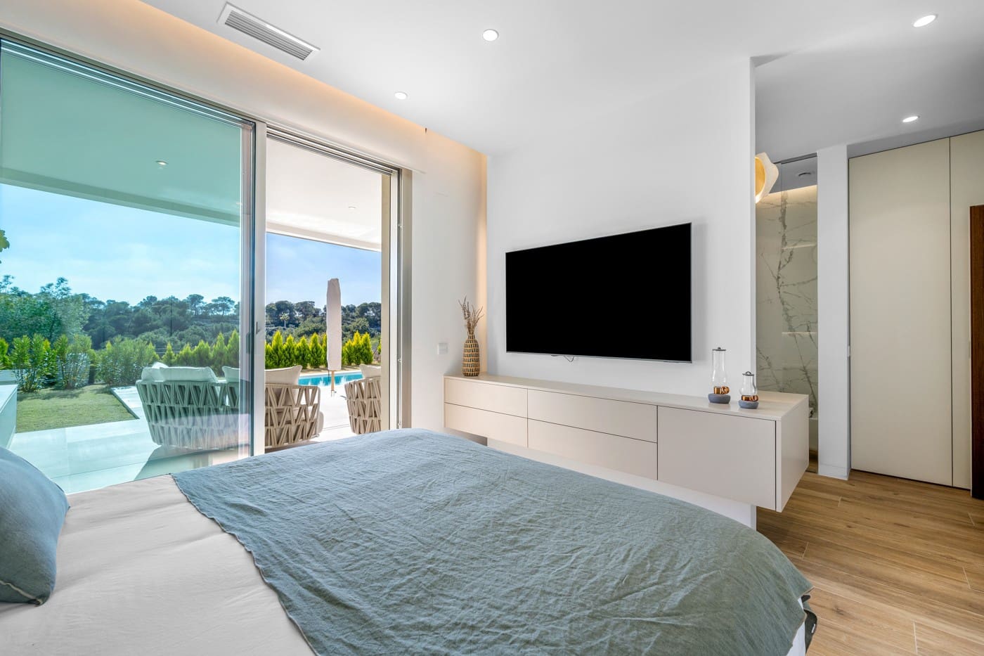 3 bedroom Apartment for sale in Las Colinas Golf with pool garage - € 1,199,000 (Ref: 9462921)