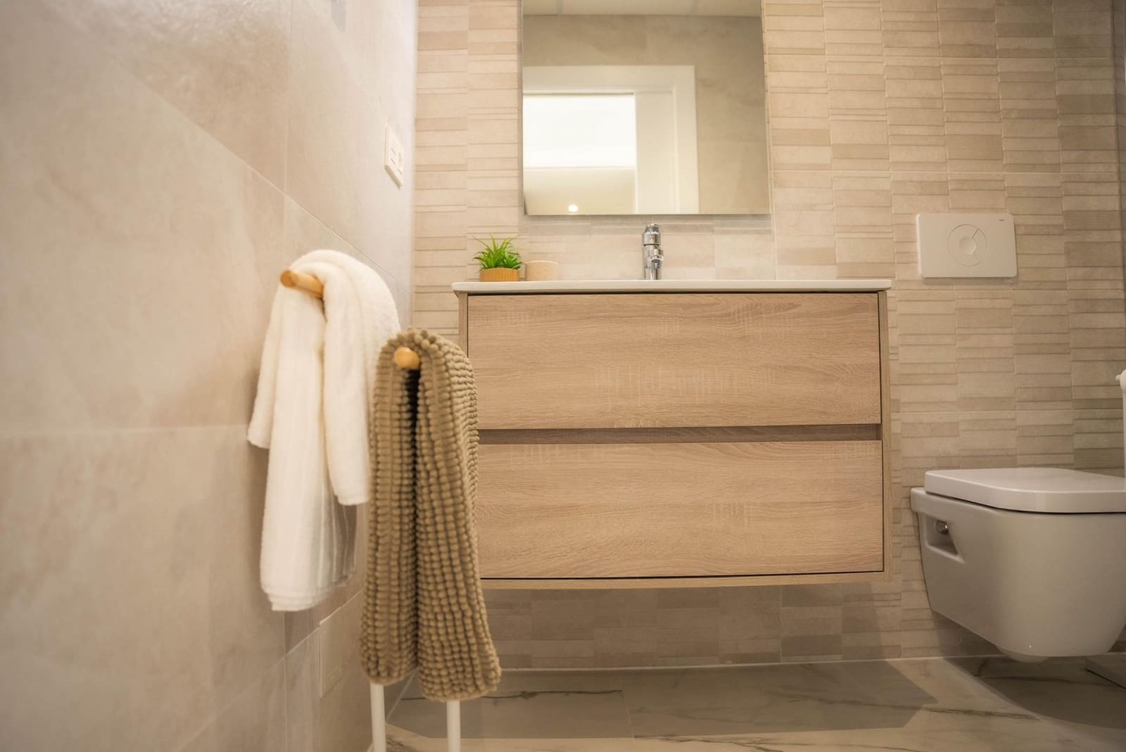 2 bedroom Apartment for sale in Los Altos with pool - € 315,000 (Ref: 9464878)