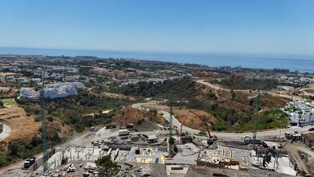 3 chambre Penthouse à vendre à La Concha - Resina Golf, Estepona avec piscine - 1 408 830 € (Ref: 9472082)