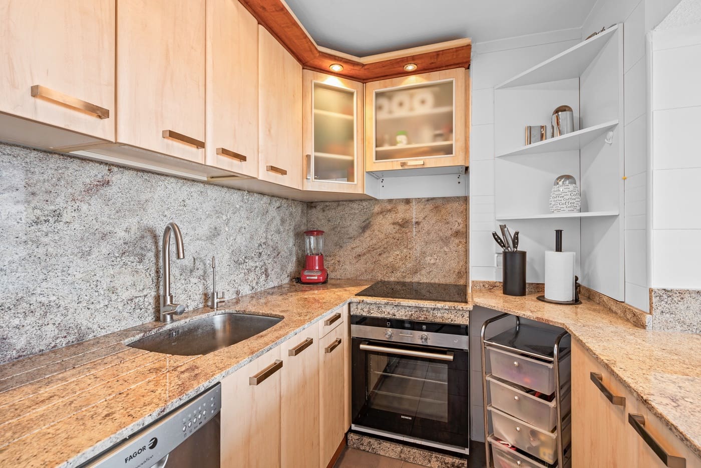 2 bedroom Apartment for sale in La Nucia with pool - € 249,000 (Ref: 9497875)