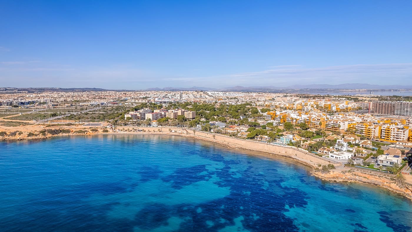 2 bedroom Apartment for sale in Orihuela Costa with pool - € 420,000 (Ref: 9497879)