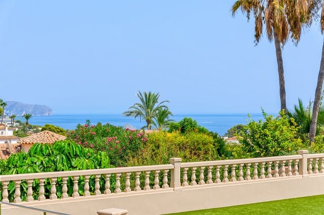 5 soveværelse Villa til salg i Benissa med swimmingpool - € 1.690.000 (Ref: 9497882)