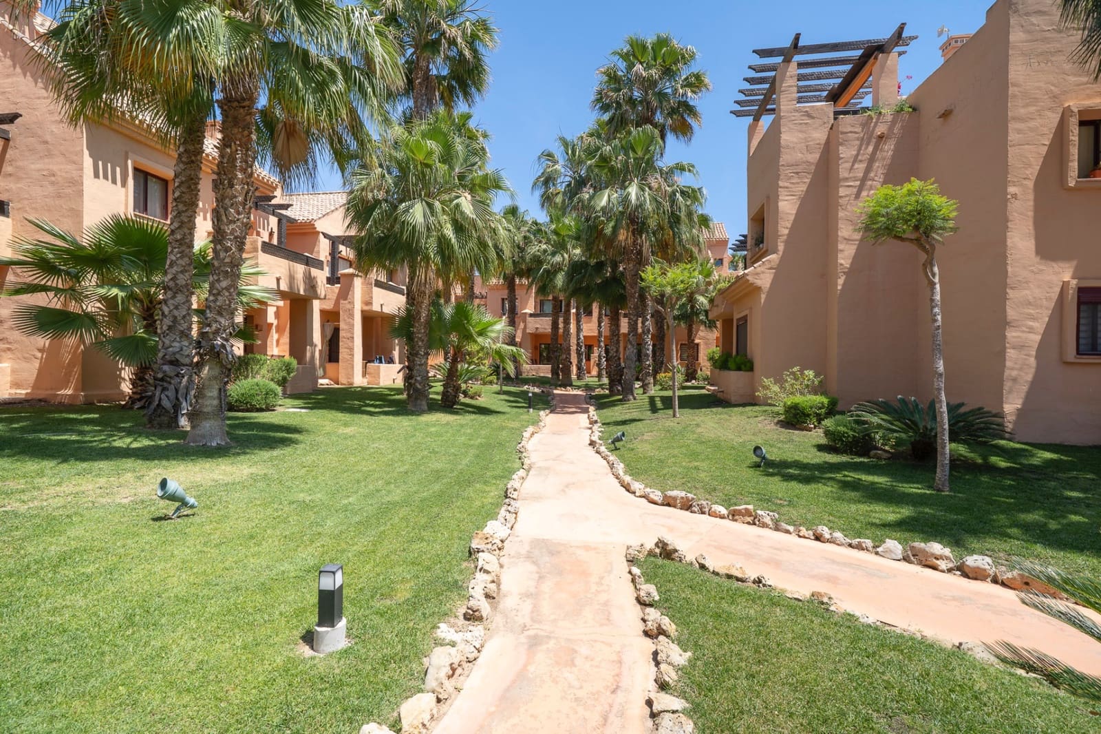 3 bedroom Apartment for sale in Los Alcazares with pool - € 270,000 (Ref: 9497894)