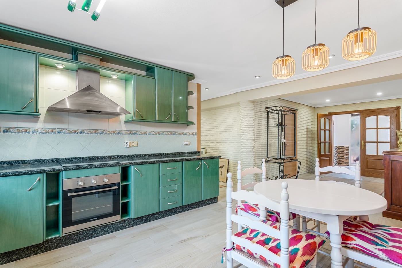 Chalet de 4 habitaciones en Torrevieja en venta con piscina - 689.000 € (Ref: 9497909)