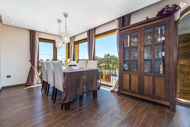 4 bedroom Villa for sale in Ciudad Quesada, Rojales with pool - € 895,000 (Ref: 9497912)