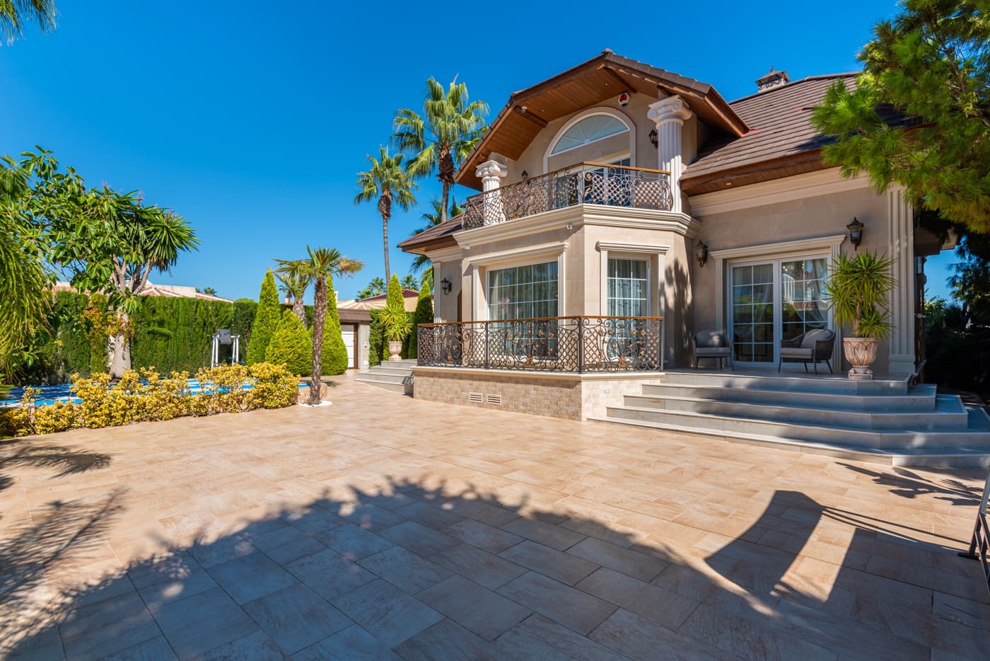 5 slaapkamer Villa te koop in Dona Pepa met zwembad - € 1.100.000 (Ref: 9497914)