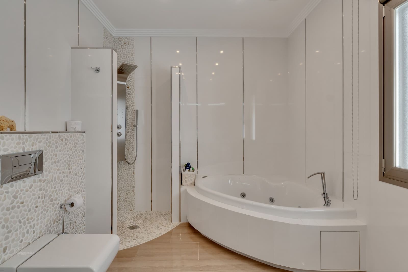 4 bedroom Villa for sale in Benissa with pool - € 1,800,000 (Ref: 9500376)