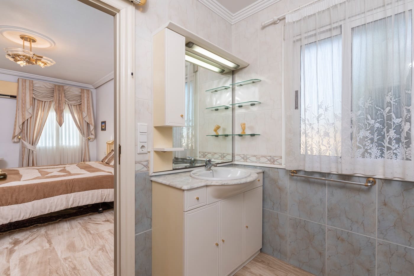 5 slaapkamer Villa te koop in Dona Pepa met zwembad - € 800.000 (Ref: 9512006)