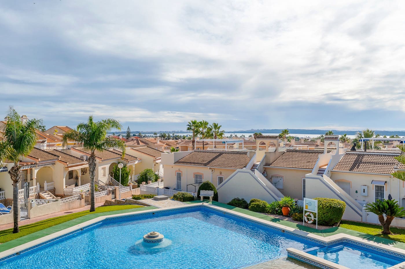 Casa de 2 habitaciones en Rojales en venta con piscina - 189.000 € (Ref: 9535505)