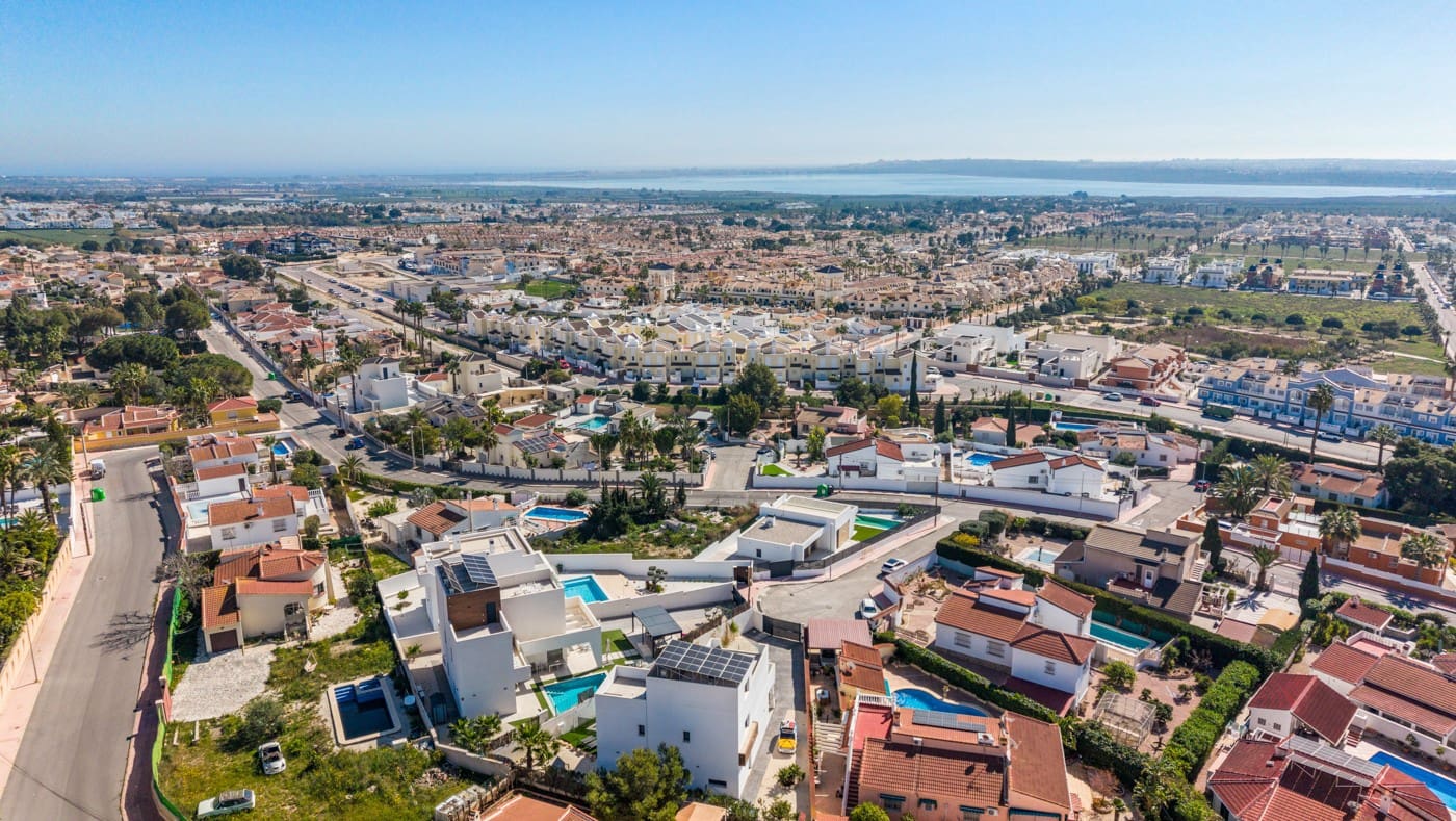 4 sypialnia Willa na sprzedaż w Ciudad Quesada z basenem - 699 000 € (Ref: 9642430)