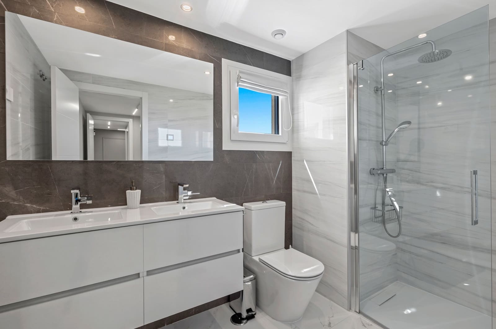 3 sypialnia Apartament na sprzedaż w Orihuela Costa z basenem - 1 200 000 € (Ref: 9720709)